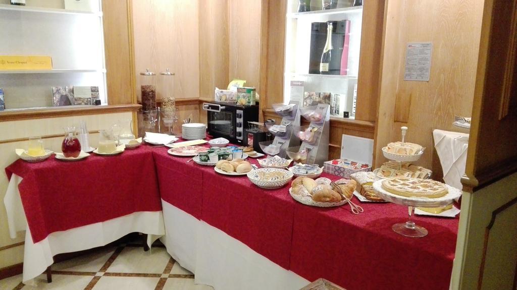 Hotel Camerlengo Corridonia Zewnętrze zdjęcie