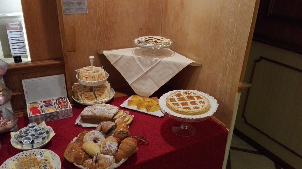 Hotel Camerlengo Corridonia Zewnętrze zdjęcie